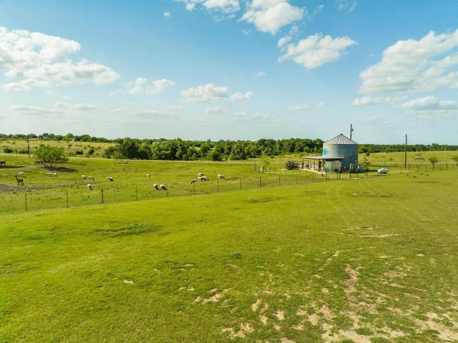 Silo House At Laughing Llama Farm Troy Exterior foto