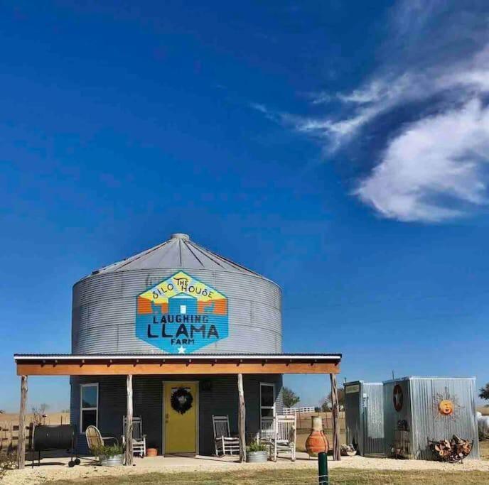 Silo House At Laughing Llama Farm Troy Exterior foto